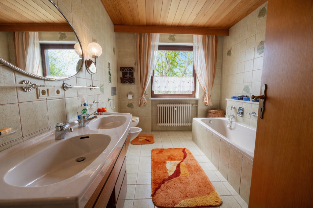 BAA1266E-5F10-4A66-A5E1-7BEC6270F7B6